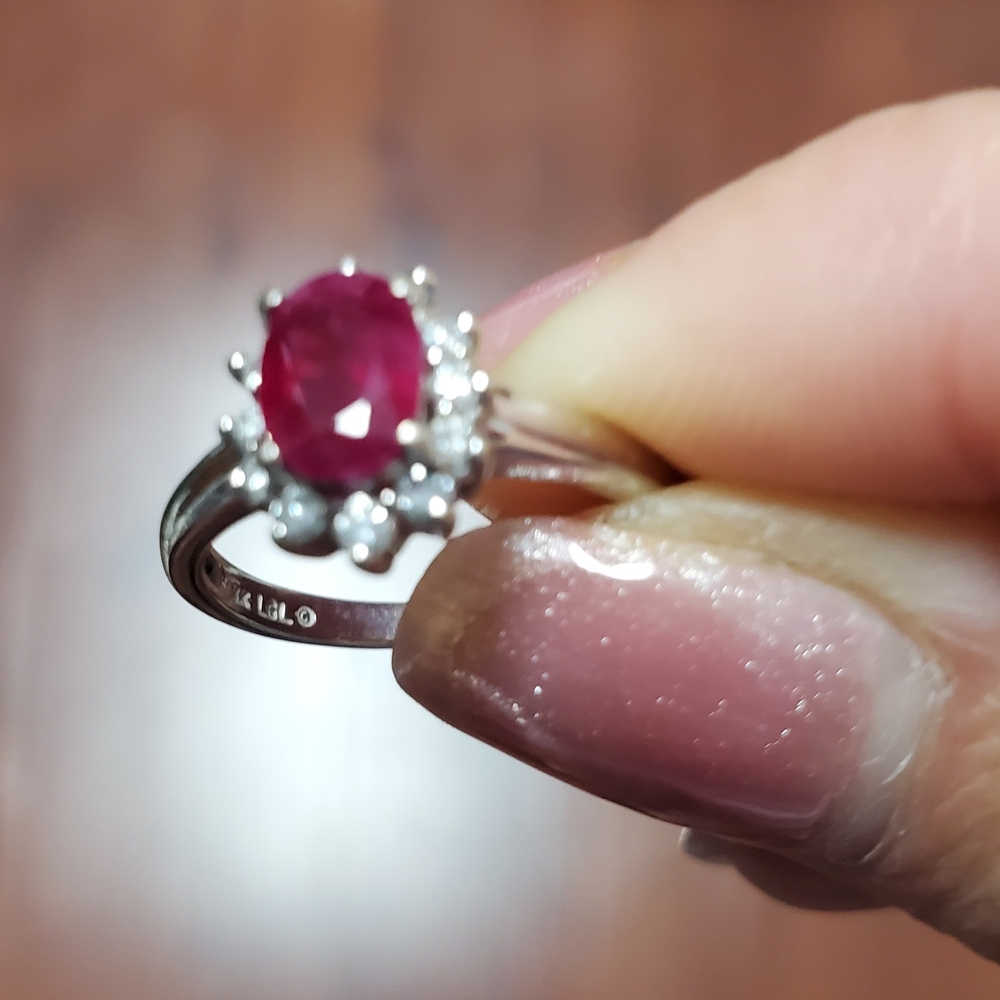 Elegant 14K White Gold and Ruby gemstone Ring